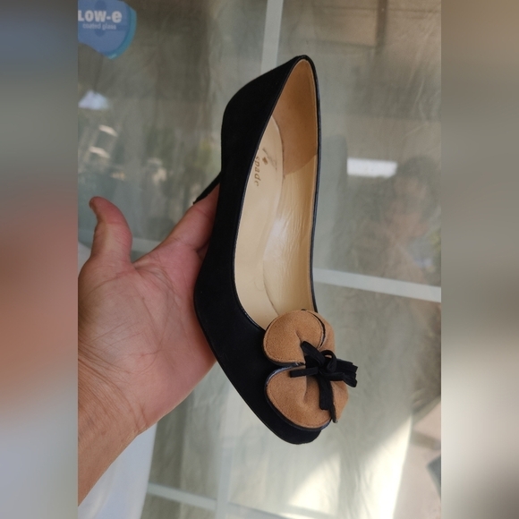 Kate Spade New York BLACK SUEDE LEATHER Montana Heels Floral Toe Accent - Picture 6 of 8